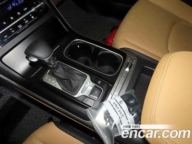 Kia Carnival 2023 thumb 4