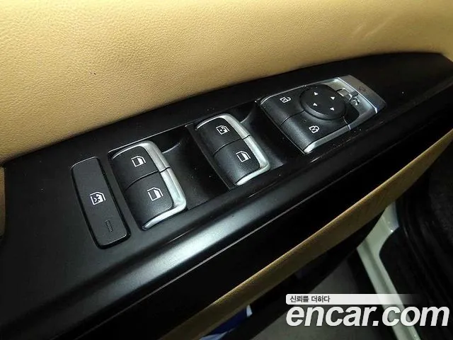 Kia Carnival 2023 thumb 8