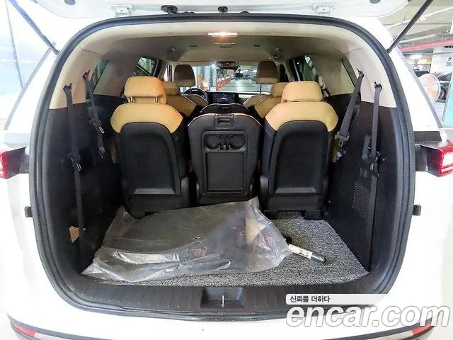 Kia Carnival 2023 thumb 3