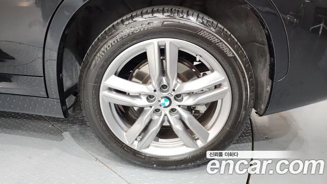 BMW X1 2022 thumb 10