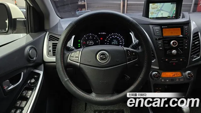 KGM Korando 2015 thumb 10
