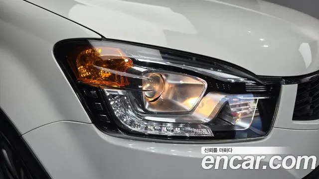 KGM Korando 2015 thumb 9