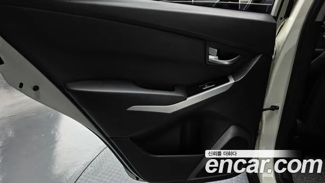 KGM Korando 2015 thumb 4