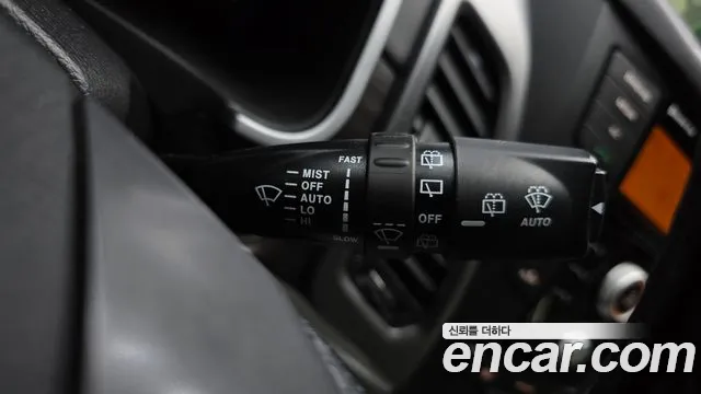 KGM Korando 2015 thumb 12