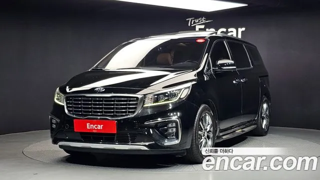 Kia Carnival 2018 thumb 4