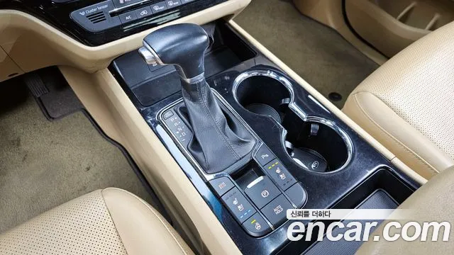 Kia Carnival 2018 thumb 7