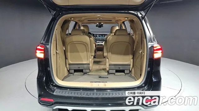 Kia Carnival 2018 thumb 3