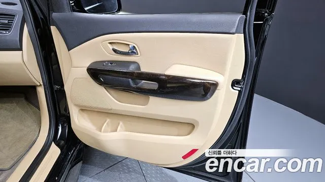 Kia Carnival 2018 thumb 10