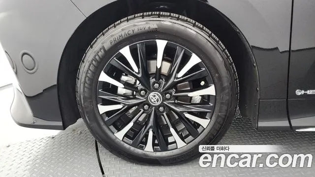 Toyota Alphard 2024 thumb 2