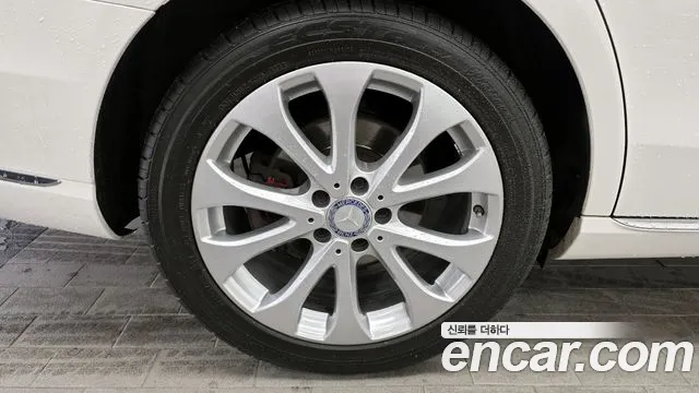 Mercedes-Benz E-Class 2016 thumb 5