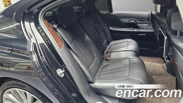BMW 7 серии 2016 thumb 12