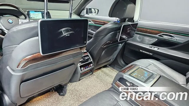 BMW 7 серии 2016 thumb 4