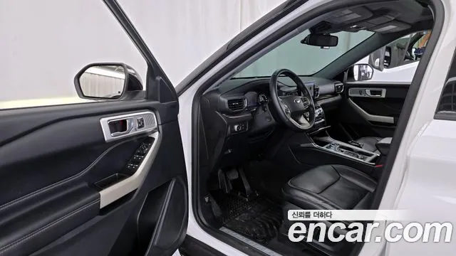Ford Explorer 2021 thumb 12