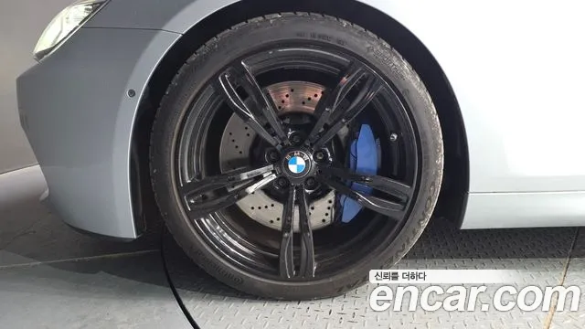 BMW M6 2013 thumb 11