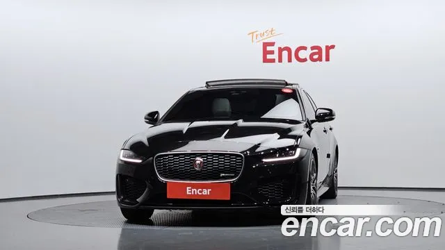 Jaguar XE 2020 thumb 10