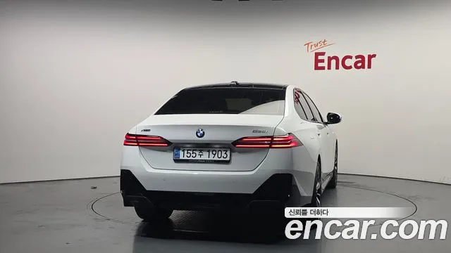 BMW 5 серии 2024 thumb 6