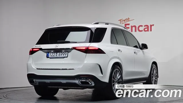 Mercedes-Benz E-Класс 2025 thumb 2
