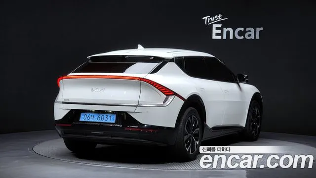 Kia EV6 2023 thumb 3