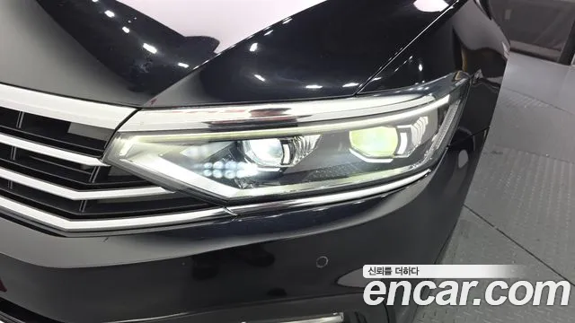 Volkswagen Passat GT 2022 thumb 7