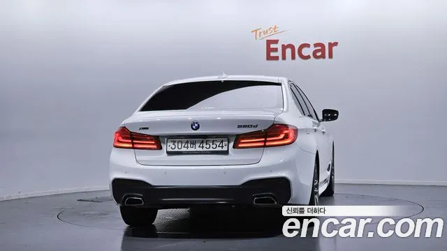 BMW 5 серии 2019 thumb 12