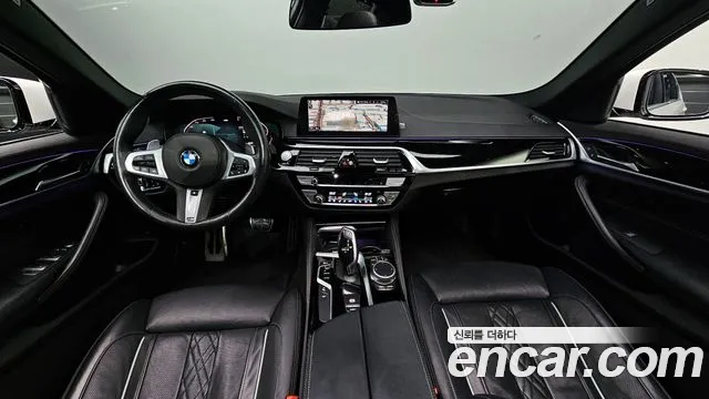 BMW 5 серии 2019 thumb 10