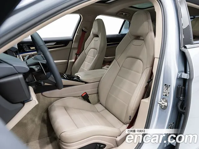 Porsche Panamera 2025 thumb 11