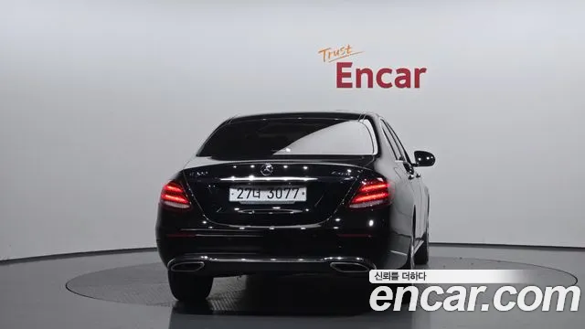 Mercedes-Benz E-Class 2019 thumb 7