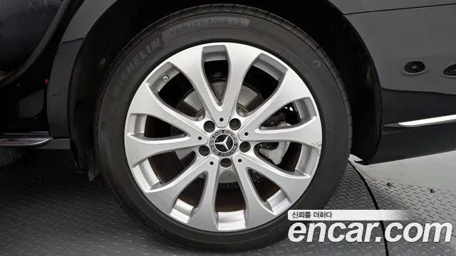 Mercedes-Benz E-Class 2019 thumb 9