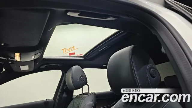 Mercedes-Benz E-Class 2023 thumb 3