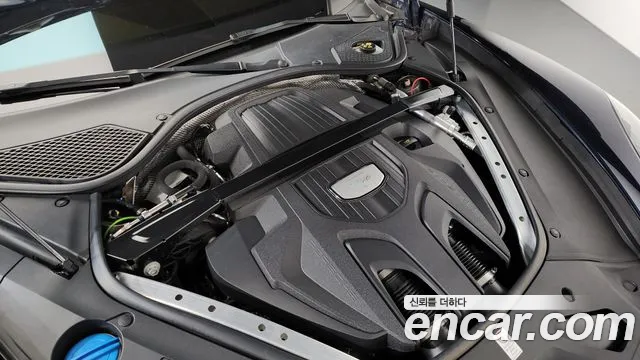 Porsche Panamera 2018 thumb 11