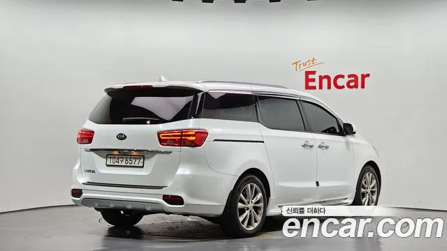 Kia Carnival 2019 thumb 8