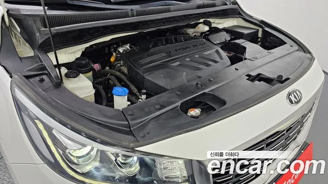 Kia Carnival 2019 thumb 10