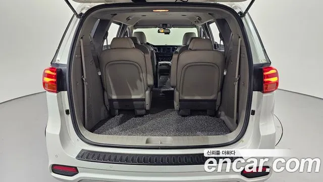 Kia Carnival 2019 thumb 9