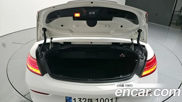 Mercedes-Benz C-Class 2017 thumb 5