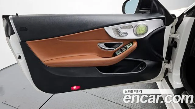 Mercedes-Benz C-Class 2017 thumb 2