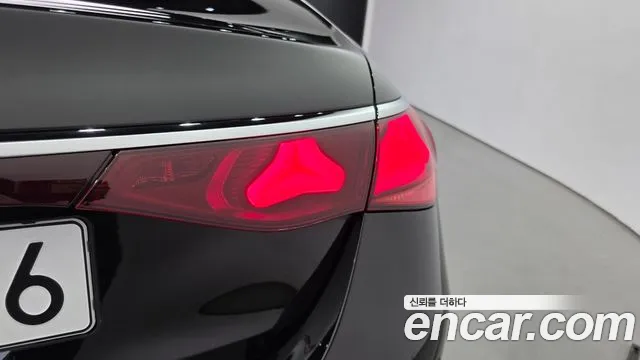 Mercedes-Benz E-Class 2025 thumb 3