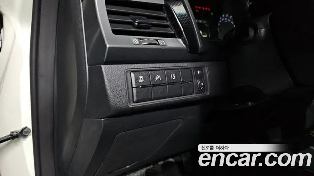 KGM Rexton Sports Khan 2021 thumb 3