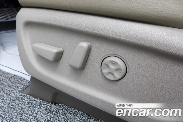 Kia Carnival 2016 thumb 4