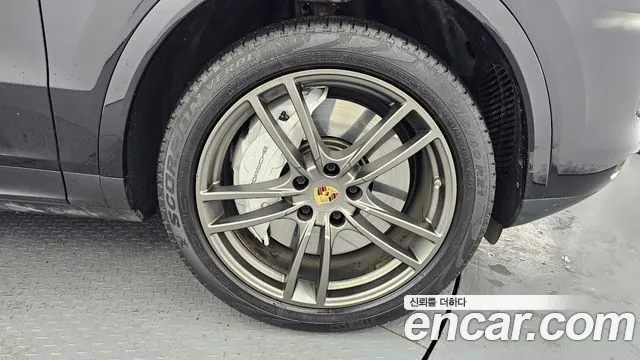 Porsche Cayenne 2020 thumb 2
