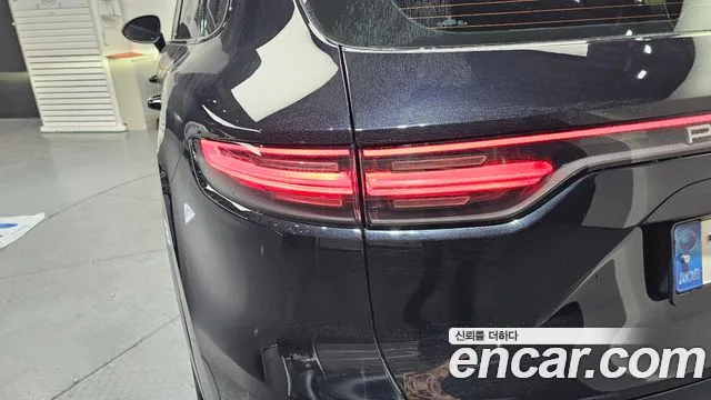Porsche Cayenne 2020 thumb 10