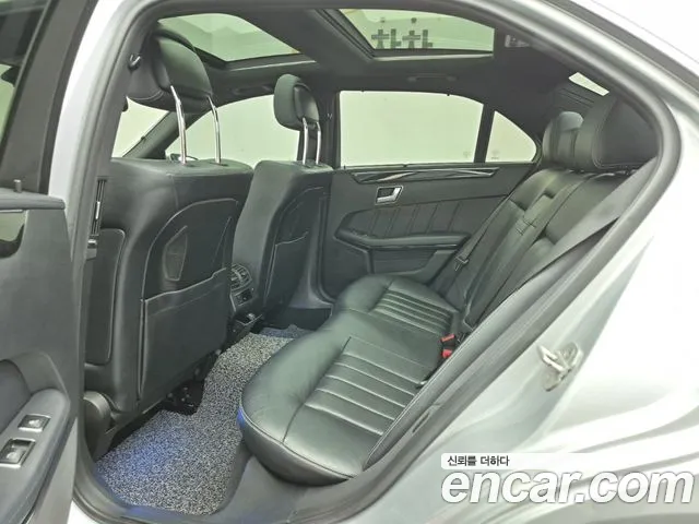 Mercedes-Benz E-Class 2015 thumb 3