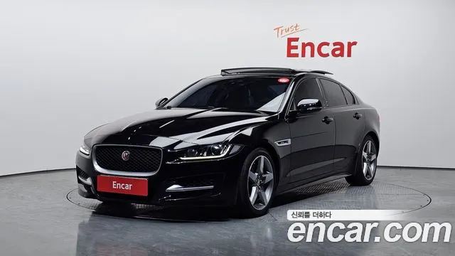 Jaguar XE 2015 thumb 7