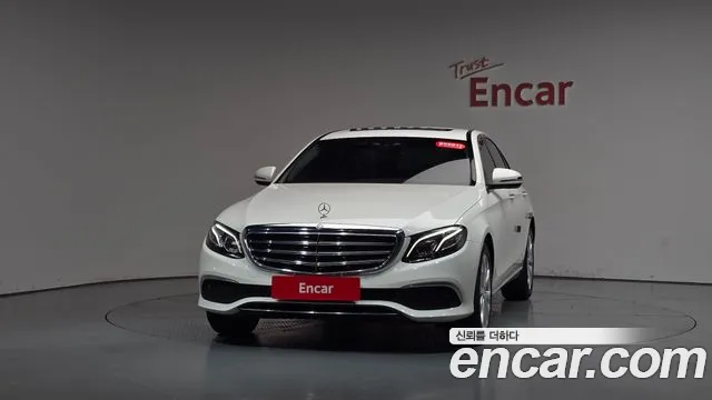Mercedes-Benz E-Class 2017 thumb 12