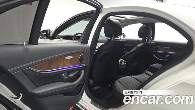 Mercedes-Benz E-Class 2017 thumb 5