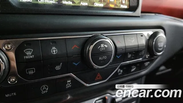 Jeep Wrangler 2018 thumb 12