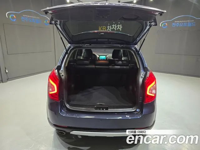 KGM Korando 2013 thumb 3