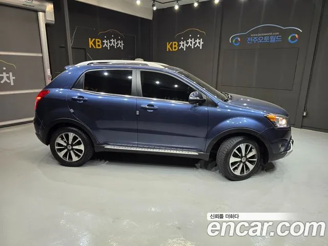 KGM Korando 2013 thumb 10