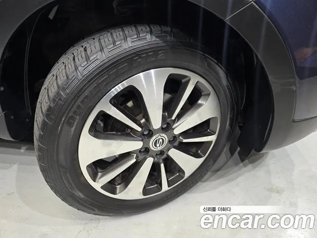 KGM Korando 2013 thumb 4