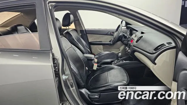 Kia Forte 2011 thumb 9
