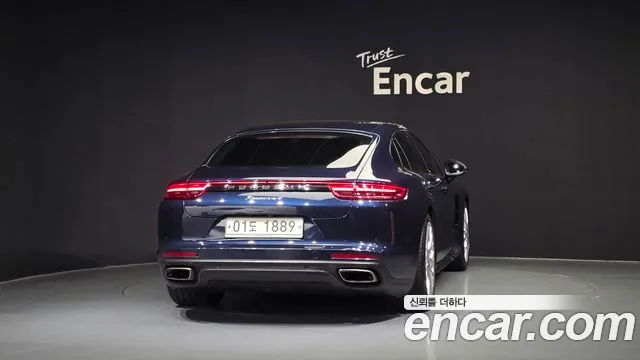 Porsche Panamera 2018 thumb 10